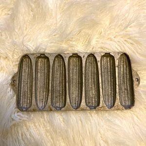 Vintage cast iron cornbread mold